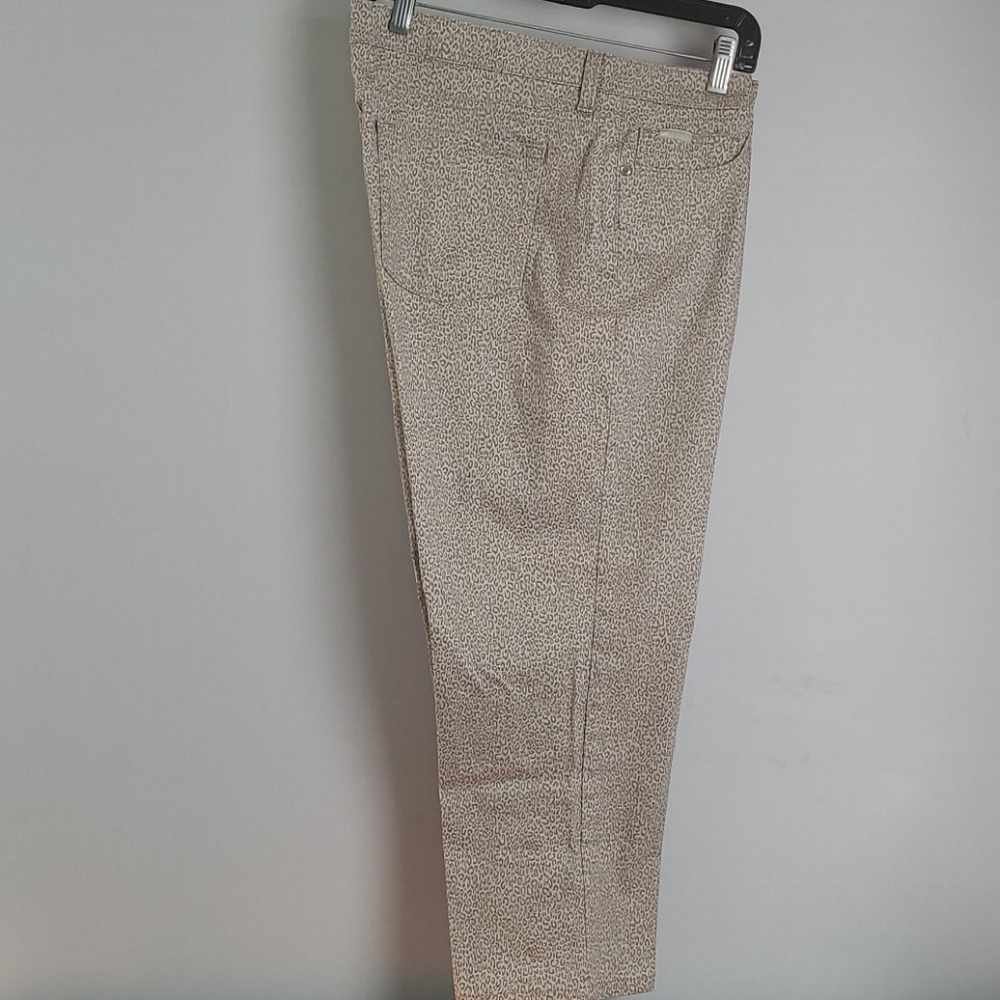 LEE NATURAL FIT BROWN ANIMAL PRINT CAPRI 18M MID R